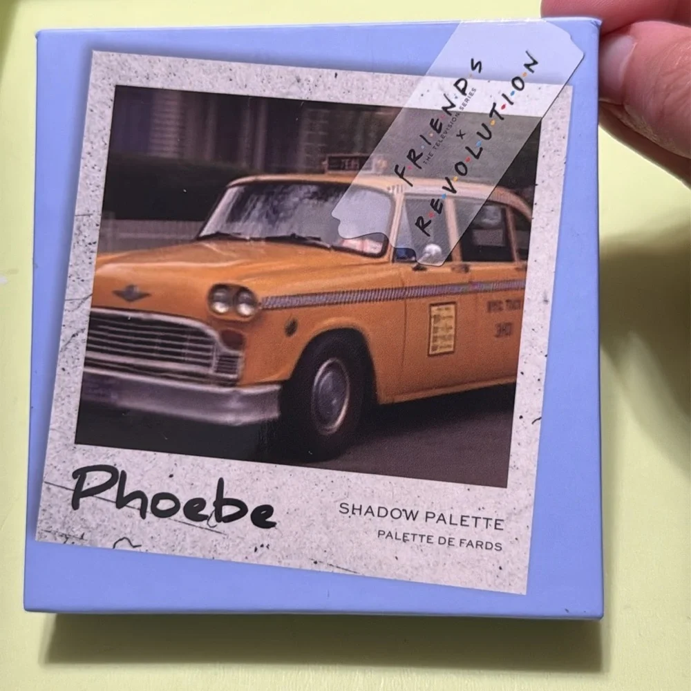 Makeup Revolution F.R.I.E.N.D.S PHOEBE Eye Shadow Palette